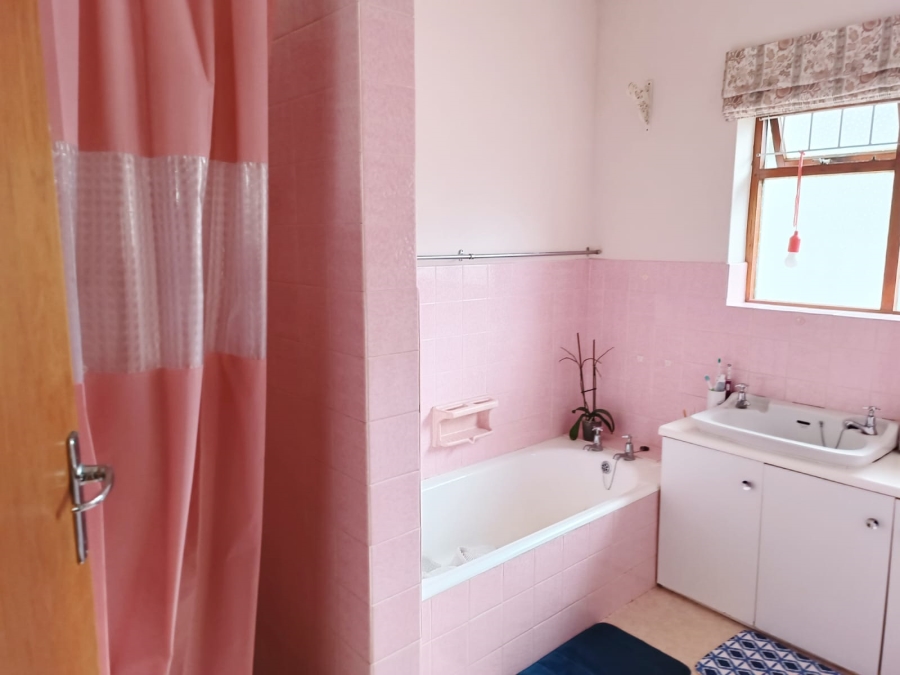 To Let 3 Bedroom Property for Rent in Fish Hoek Western Cape